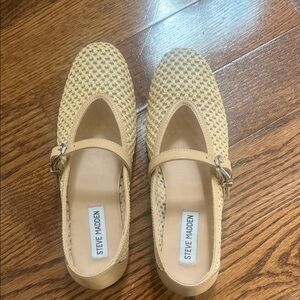 Steve Madden Beige Woven Flats